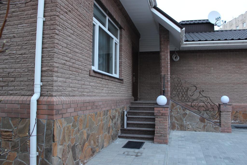 Hotel Barin House Sumy Exterior foto