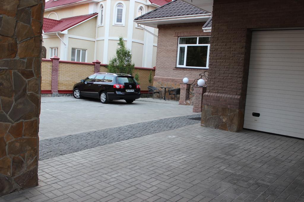 Hotel Barin House Sumy Exterior foto